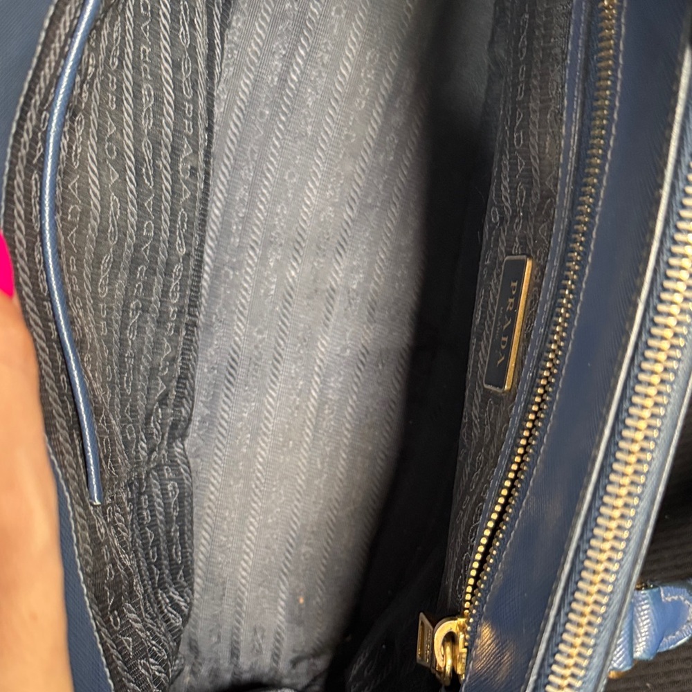 Prada Blue Saffiano Leather Women's Bag - Picture 9 of 16